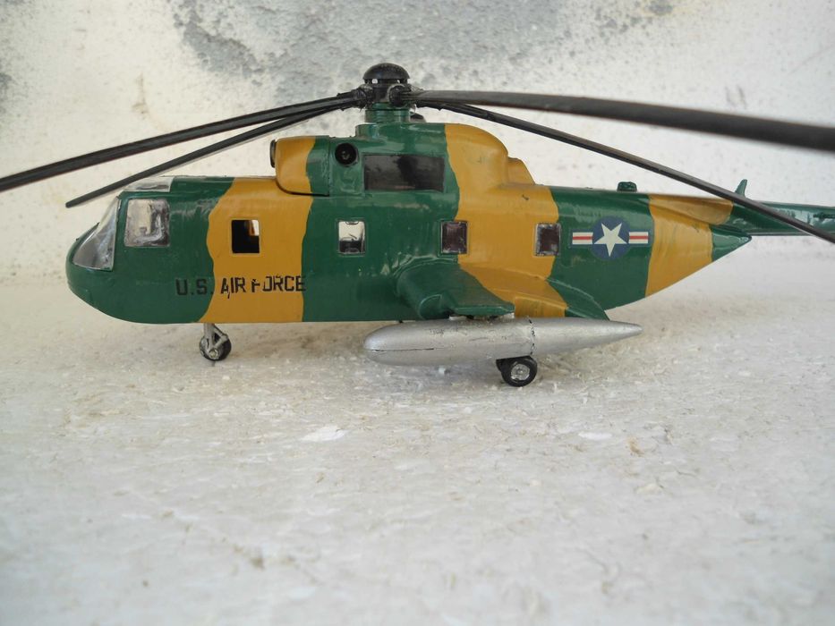 Helicóptero KIT militar ver fotos e descrição