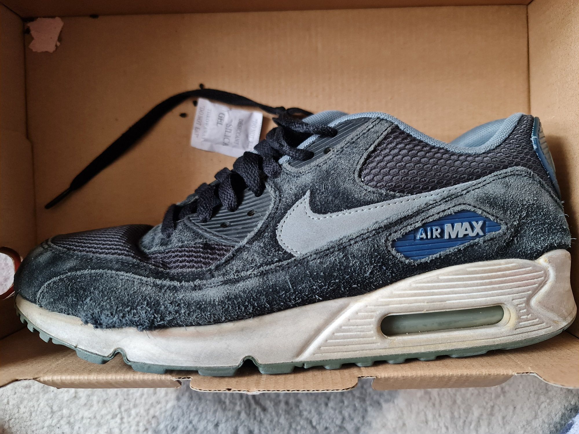 Nike air max 90  ślady użytkowania widoczne na zdjęciach.