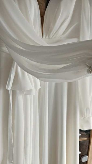 Zwiewna suknia ślubna