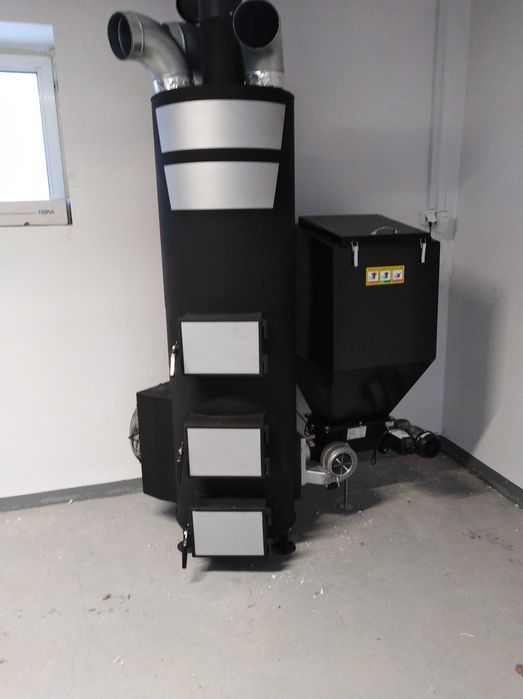 Piec nadmuchowy z podajnikiem. 50 kw.