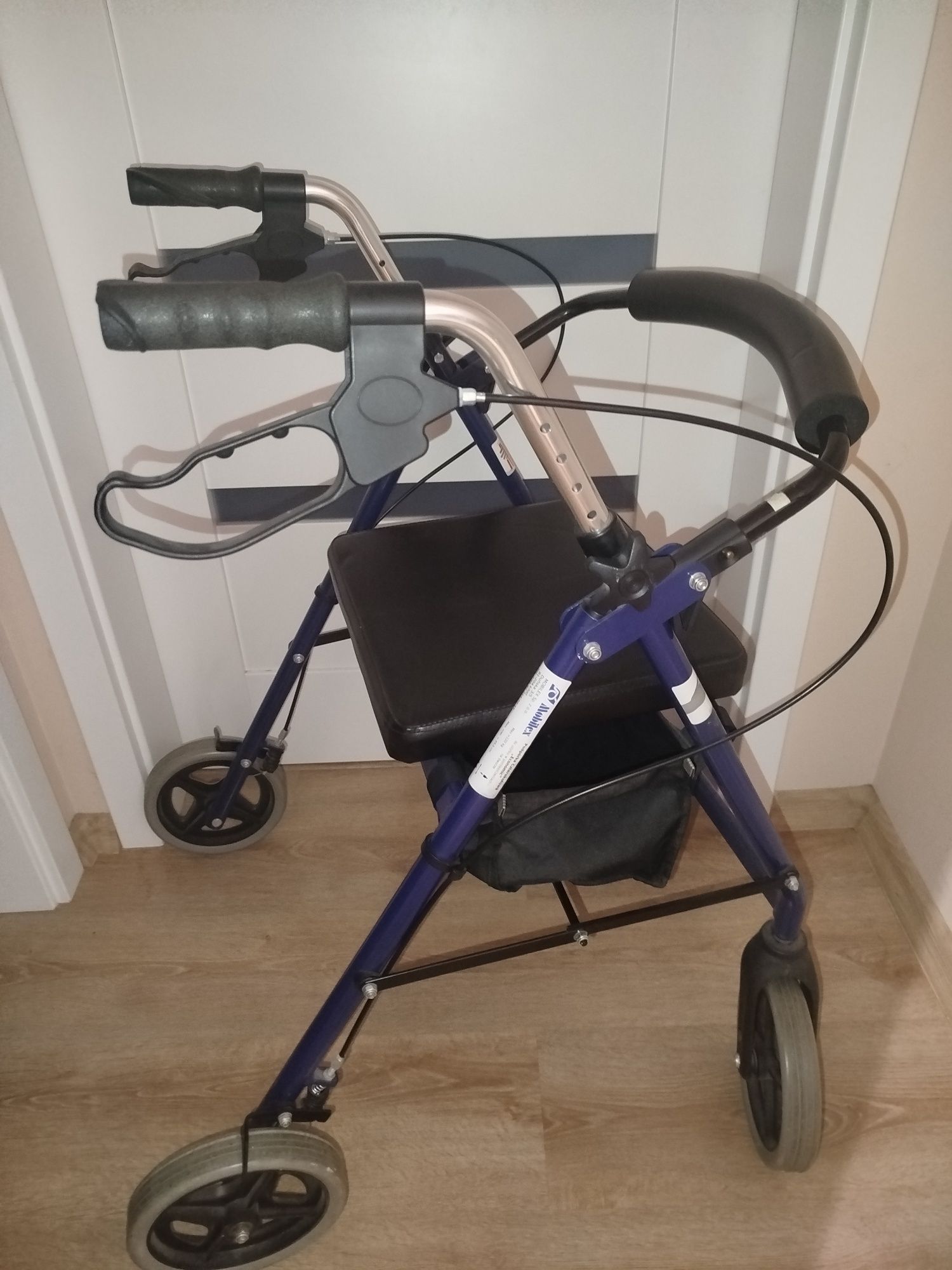 Mobilex Podpórka czterokołowa balkonik