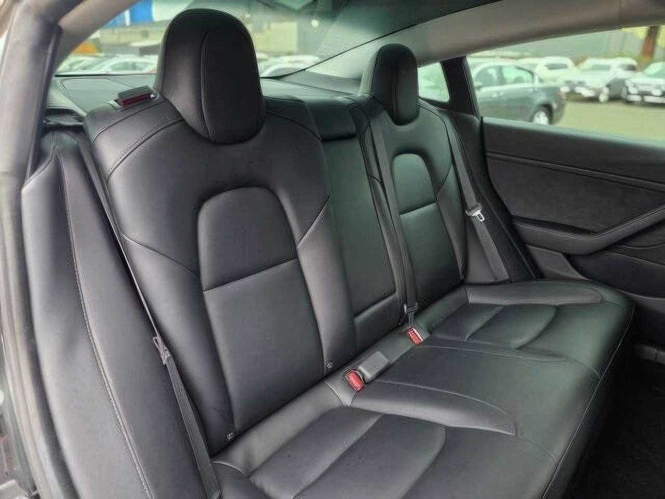 Tesla Model 3 Performance      2021