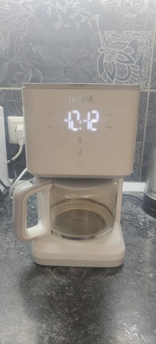 Крапельна кавоварка Tefal CM693