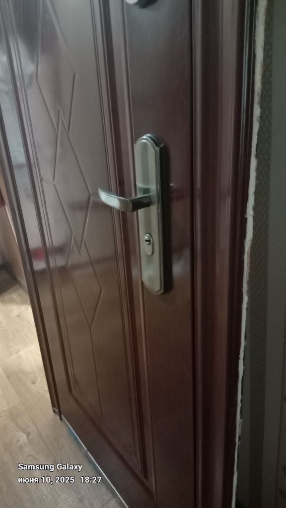 Двери входные VARTA
