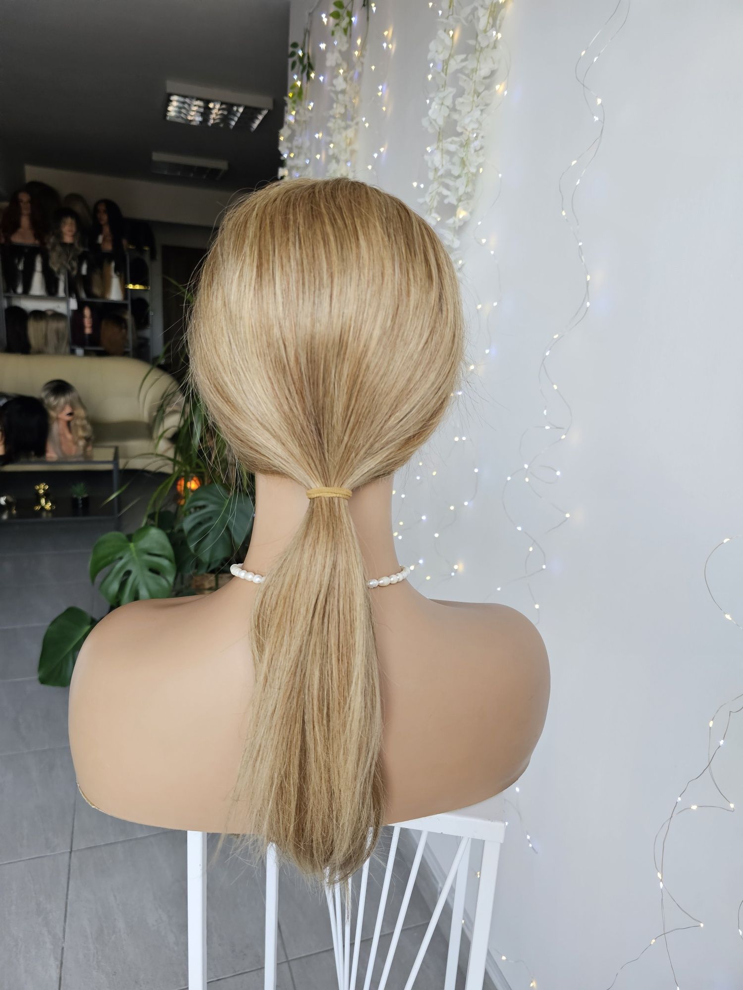 Długa peruka z włosów naturalnych Sofi z grzywką naturalny blond 52-60