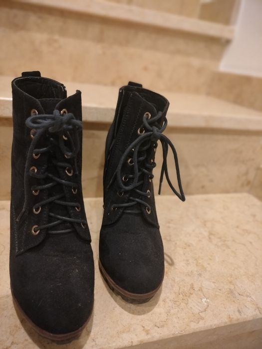 Botas NR 39 , usadas mas em boas condições