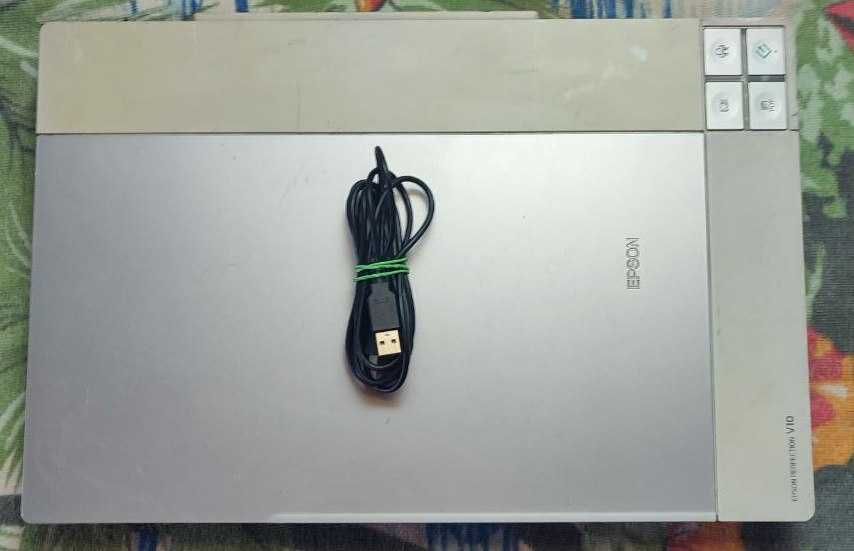 Сканер Epson Perfection V10 в робочому стані