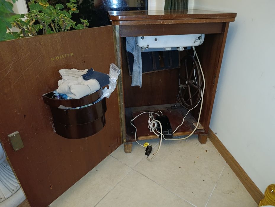 Продам швейную машинку