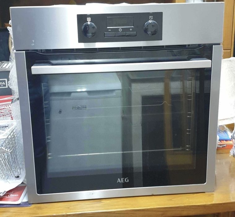 Forno AEG Inox com Aqua Clean 72L