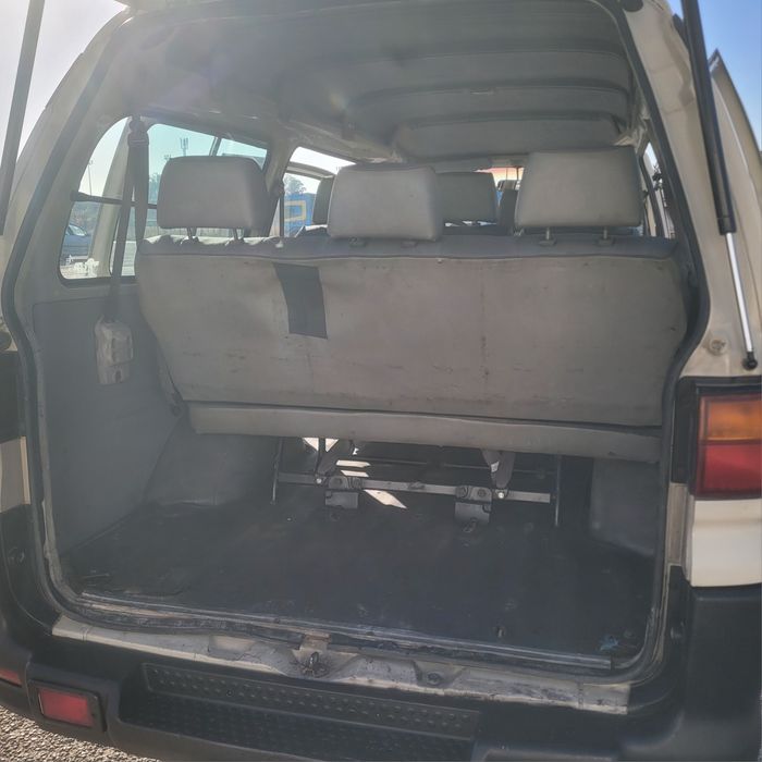 Mitsubishi L400 9 Lugares