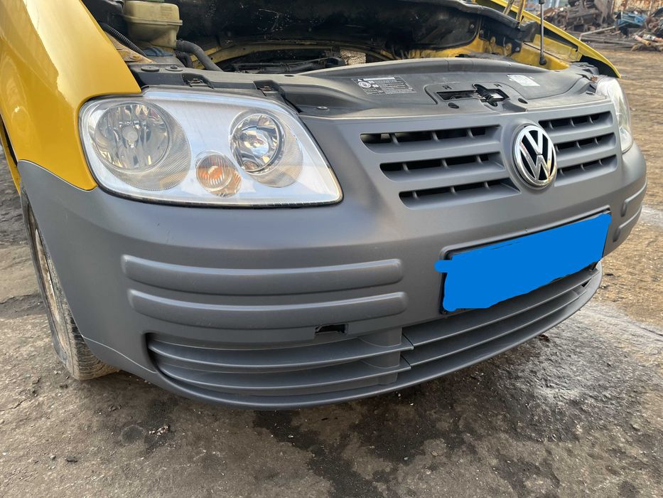 Lampa przód VW Caddy III prawa Europa