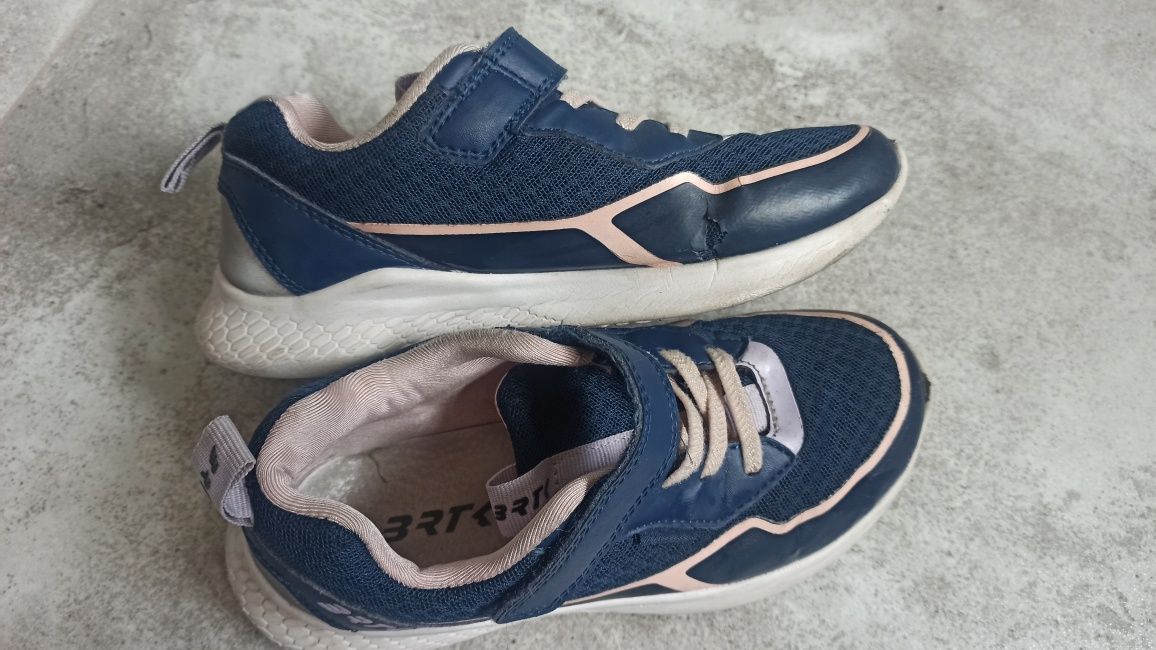 Buty sportowe dla dziewczynki Bartek 32