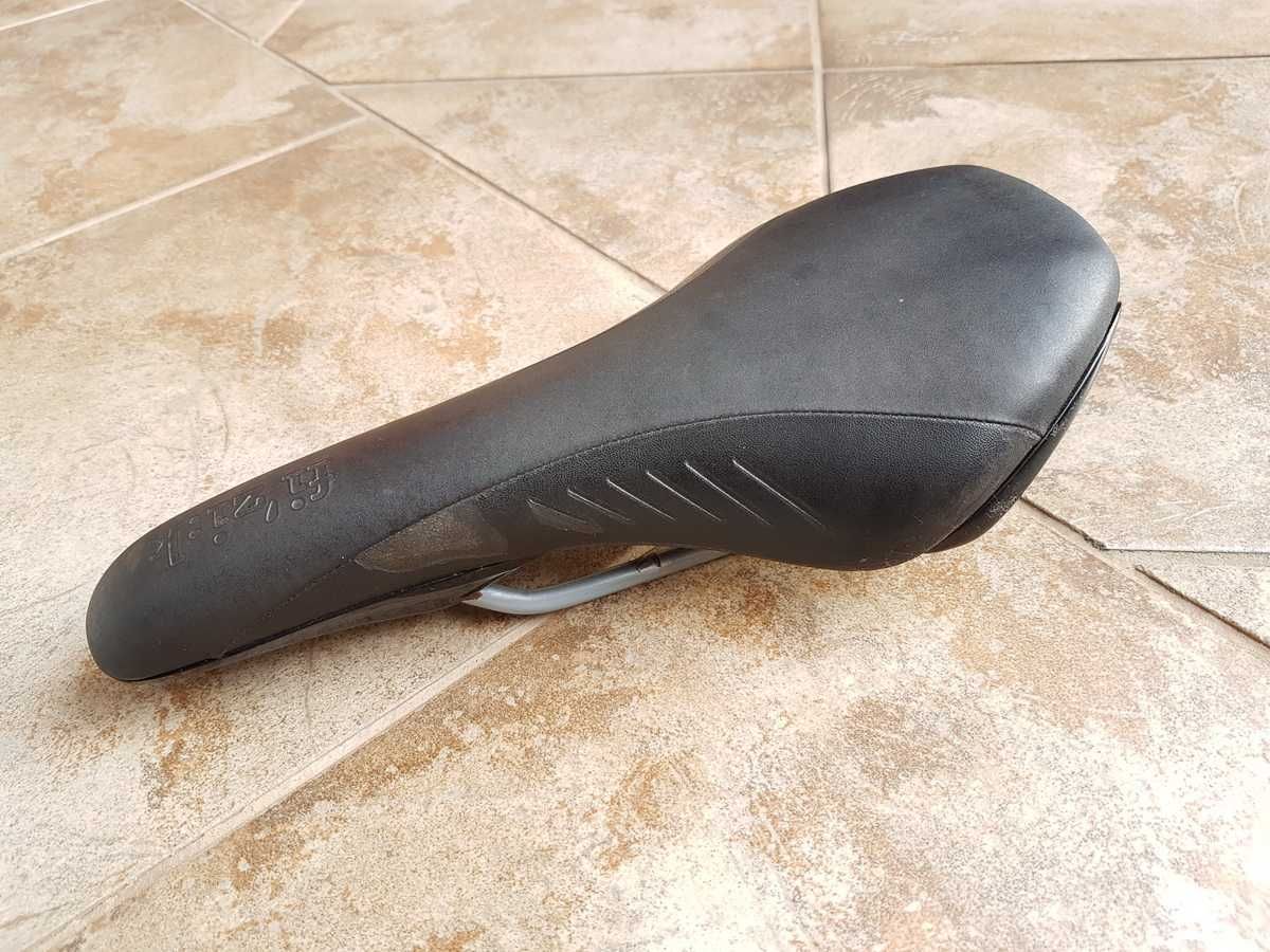 siodełko FIZIK Nisene Wing Flex, 130mm
