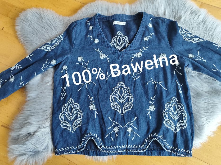 Granatowa bluzka z haftem r.M