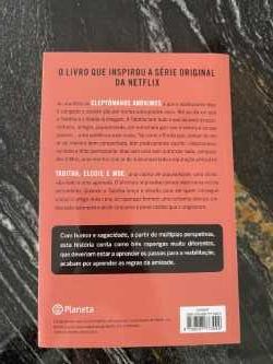 Livro Trinkets de Kirsten Smith