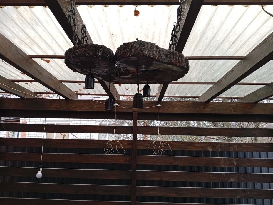 Продам люстру з дерева