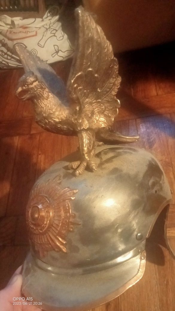 Stare paradne nakrycie głowy Kask kirasjerski z paradnym orłem Orzeł