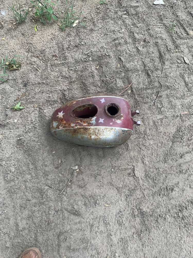 Sprzedam zbiornik paliwa jawa