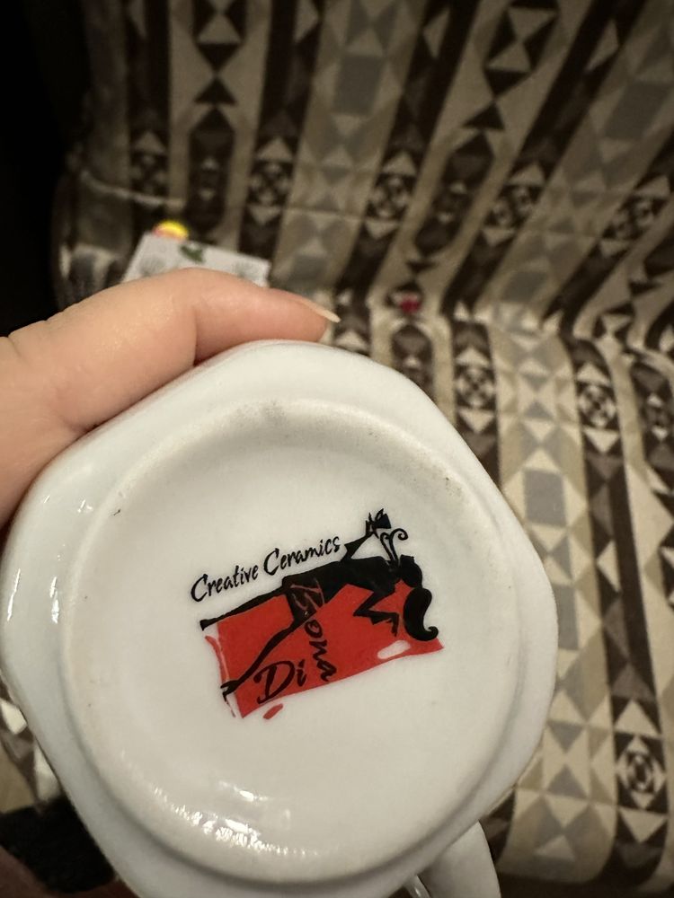 Продам чашки, бокали , графин