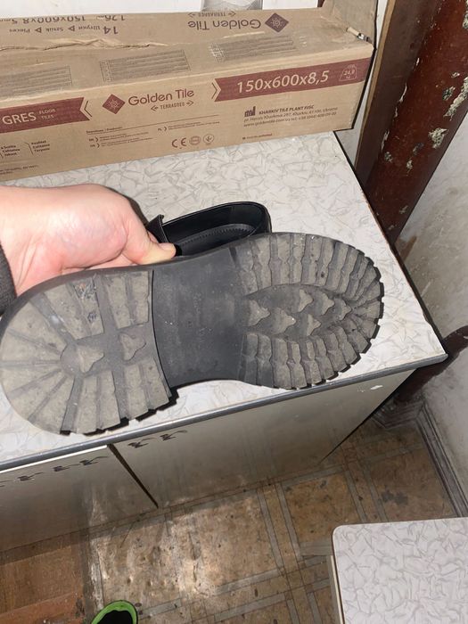 Чоловіче взуття.