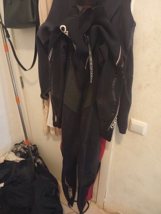 Fatos de surf O'neill