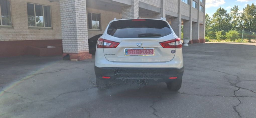 NISSAN Qashgai Tecna360 1.6диз. 96kv.130л.с 6-Ступка