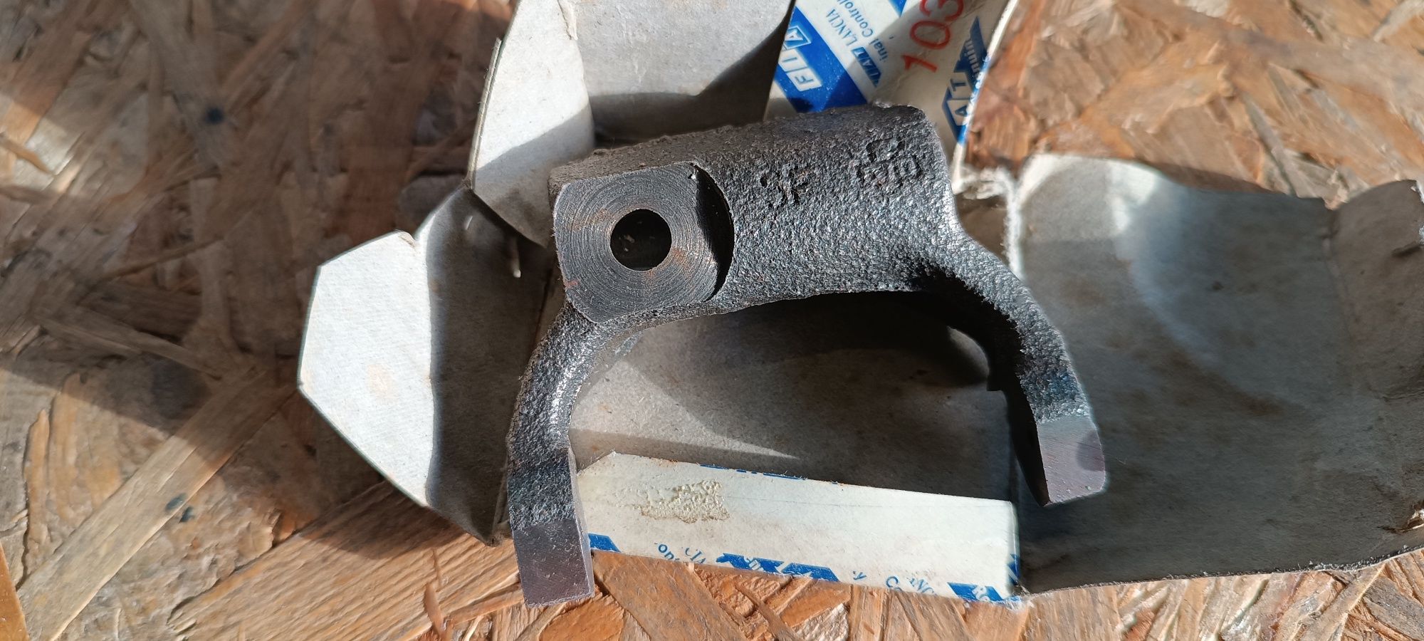 Fiat 126p widełki sprzęgła nowe oryginalne