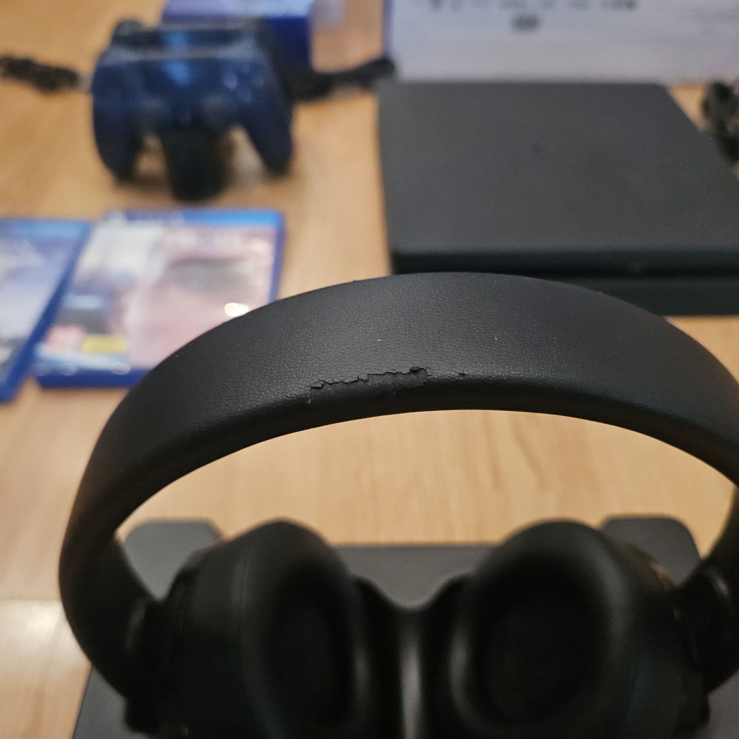 Геймпад і навушники для Playstation 4
