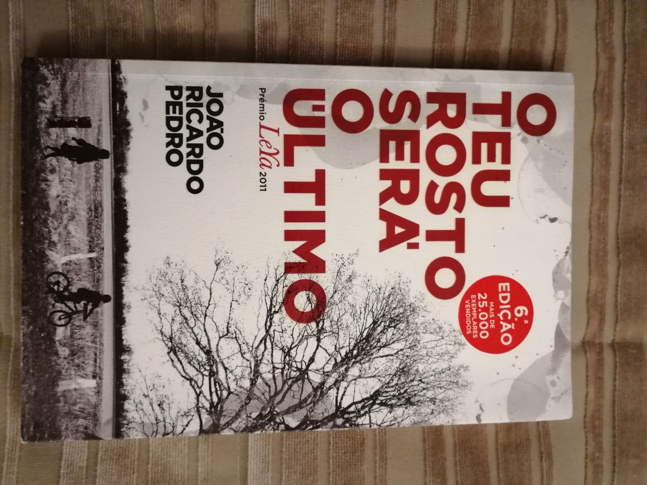 Livro "O teu rosto será o último"