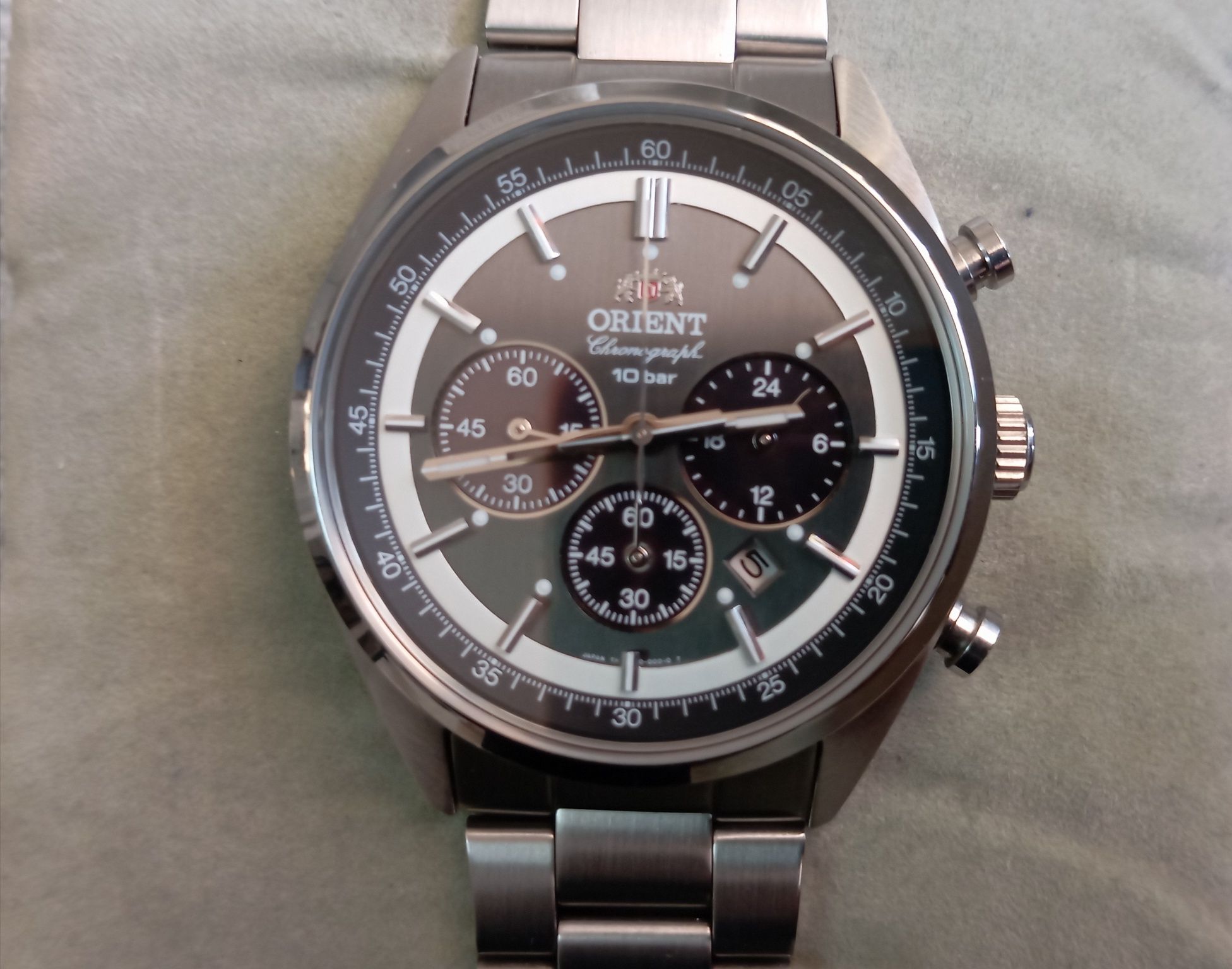 Orient NEO70'S Solar PANDA chronograf