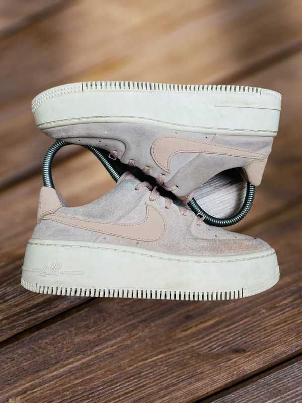 Buty Nike Air Force 1 Low różowe welurowe 35,5