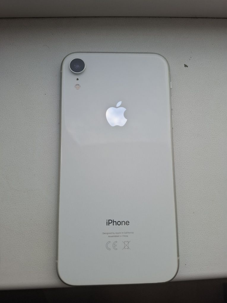 Продам IPhone xr