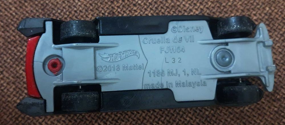 Carro Cruella de Vil Hotwheels disney