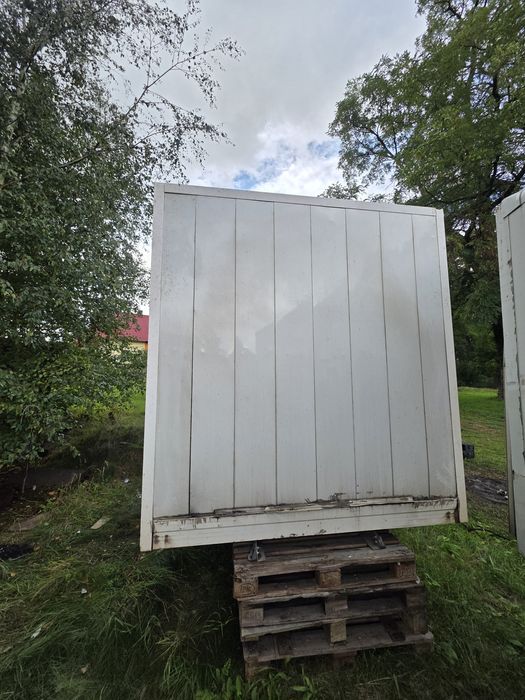 Kontener z windą Iveco