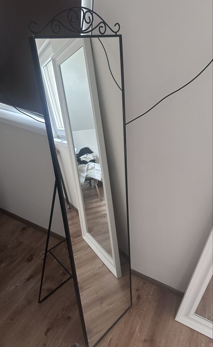 Lustro z metalową ramą Ikea