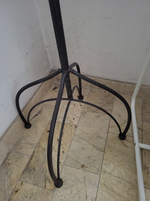 Wieszak stojący metalowy