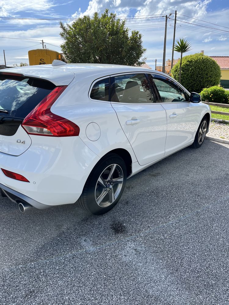 Volvo V40 D4 R Design 190cv