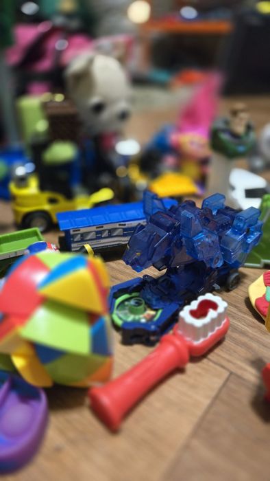 Іграшки комплектом, одним набором