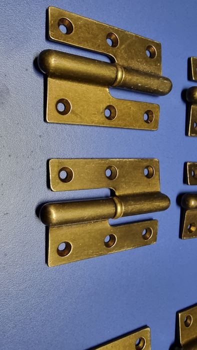 Dobradiças bronze/douradas