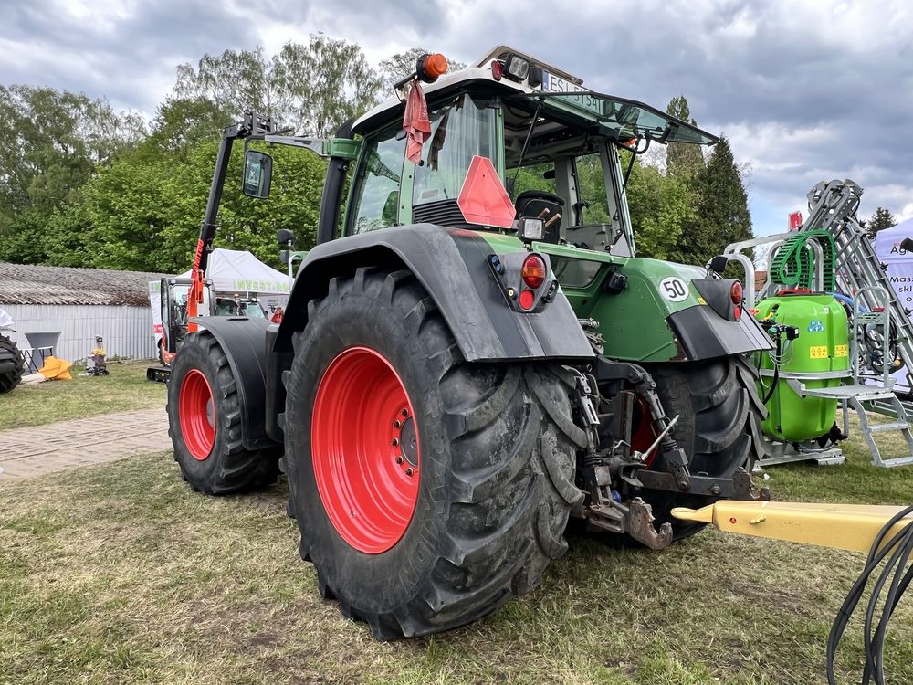 Ciągnik Fendt 820 Vario TMS Com3 55km/h sprowadzony