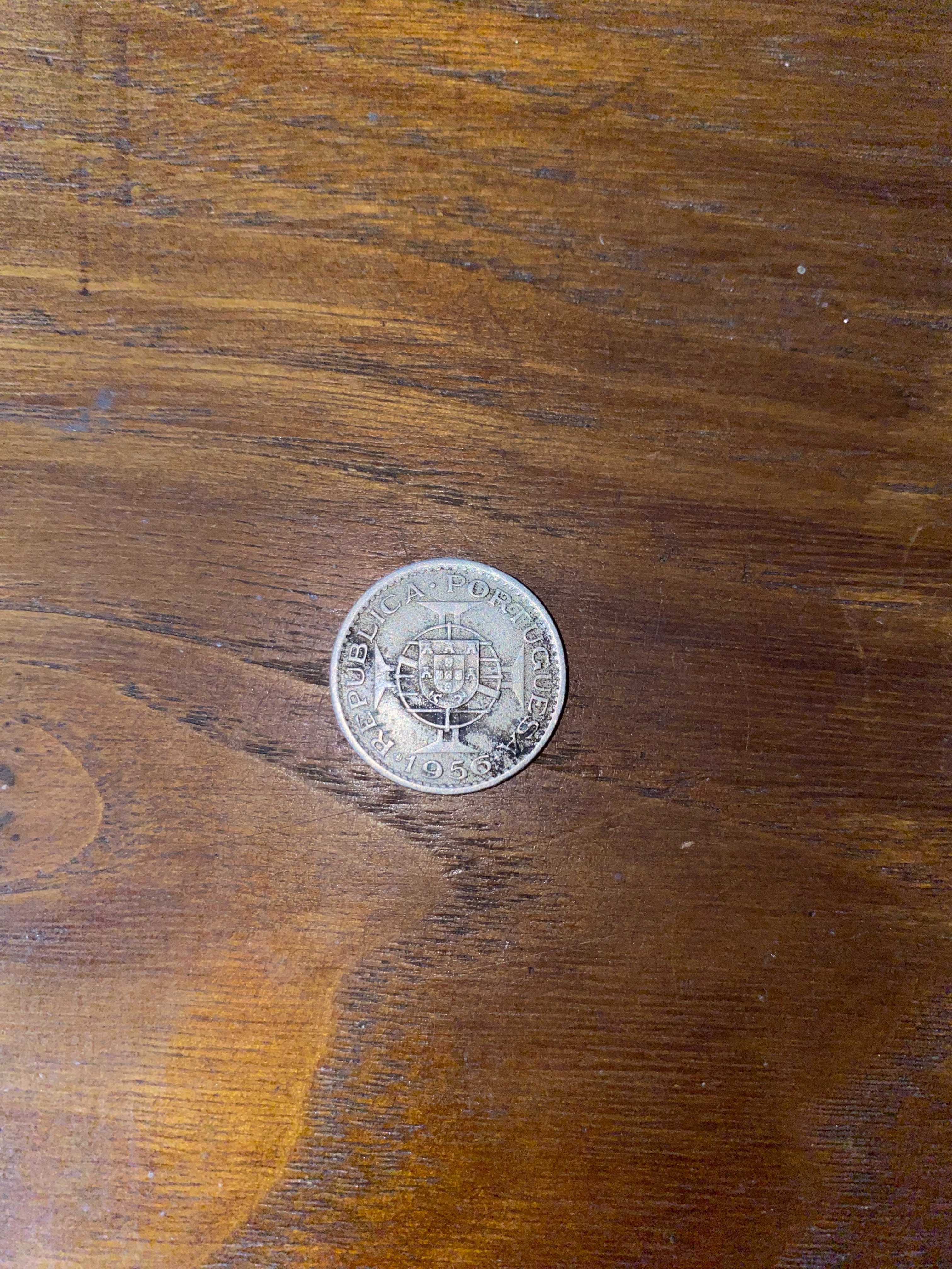 Moeda Antiga 2$50 Angola
