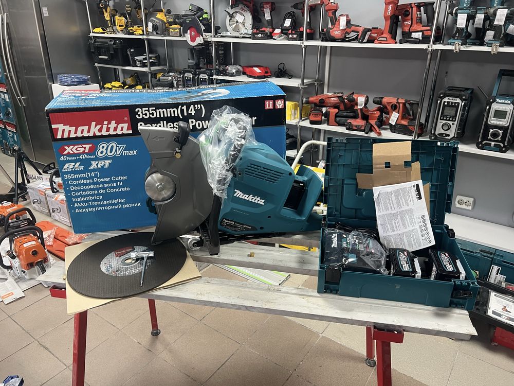 Аккумуляторный бесщеточный резчик Makita XGT CE001GZ01 НОВАЯ ЛИНЕЙКА.
