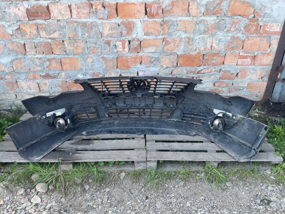 Бампер передній VW Passat B6 седан пасат б6 фольцфаген пасат