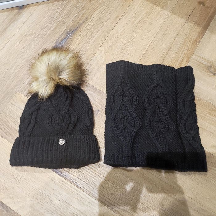 Komplet zestaw czapka z futrzanym pomponem plus komin damskie PaMami