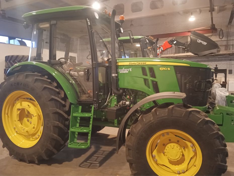 Трактор John Deere 6110B Новий Продаж