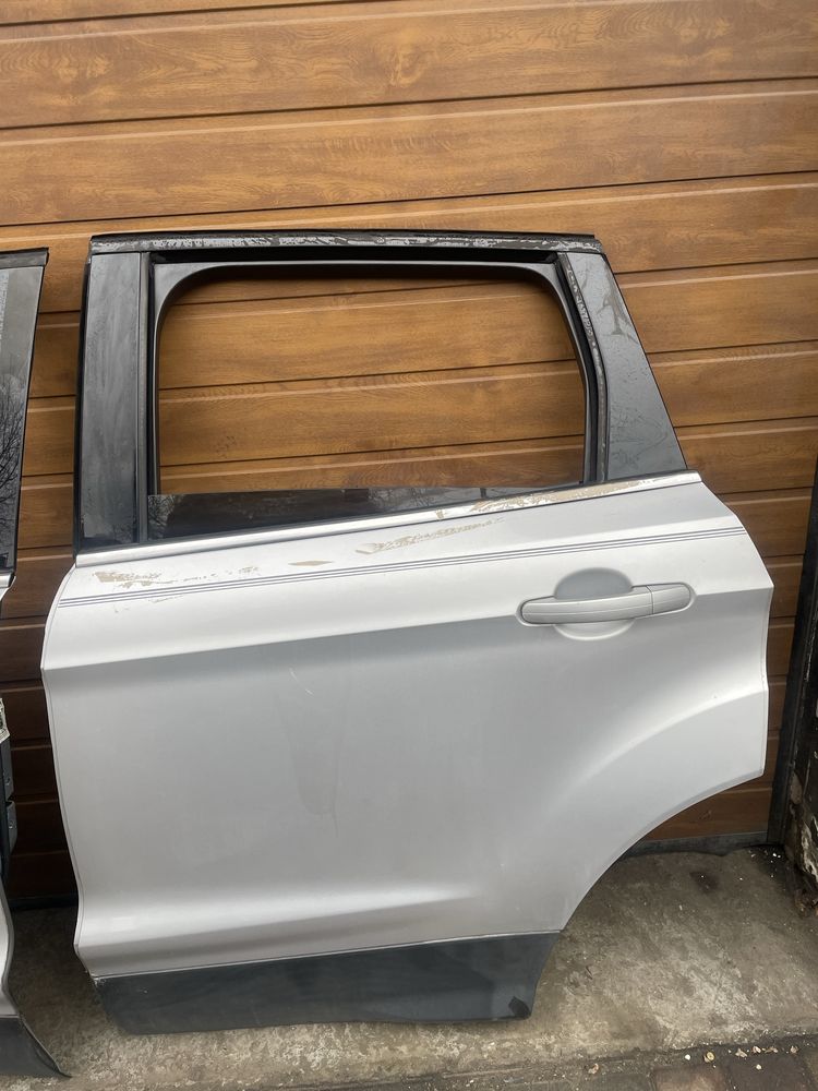 Ford Escape Kuga куга ескейп двері дверь двери задние задні