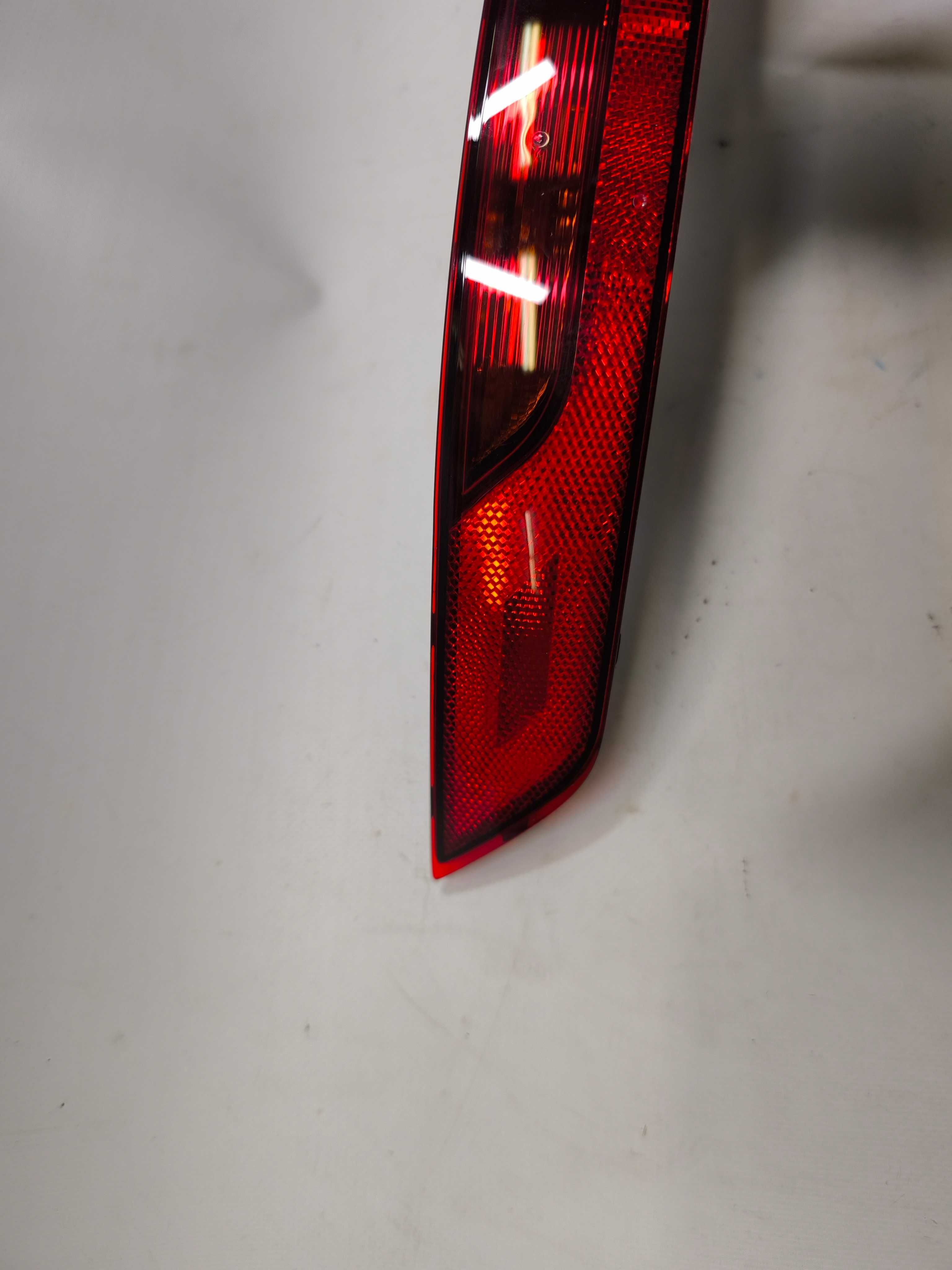 Lampa tył w zderzak tylna PRAWA AUDI Q5 II 80A FYB 16-20  ODBLASK R