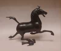 Большая скульптура на удачу Летящая лошадь бронза, ручная работа