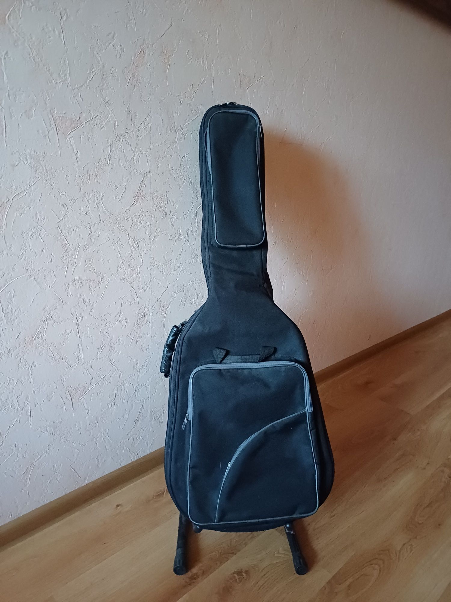 Pokrowiec + stojak na gitarę