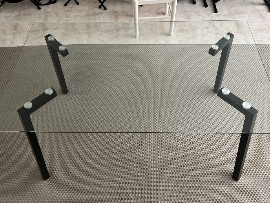 Mesa de sala em vidro